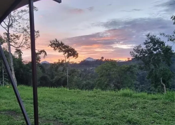 Tikumbar Valley Glamping Pelaga *